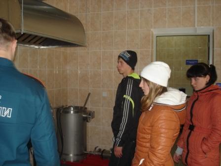 29 апреля дети из нашего детского дома со своим педагогам  посетили ТПУ ФГКУ «5 отряд федеральной противопожарной службы Томской области».