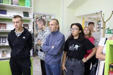 Экскурсия в библиотеку Экскурсия в библиотеку