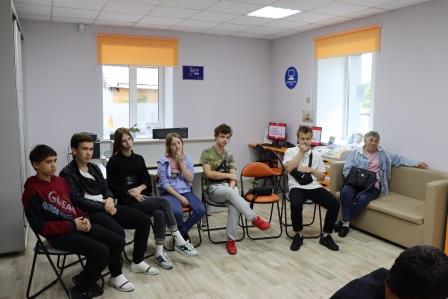 Экскурсия в библиотеку Экскурсия в библиотеку