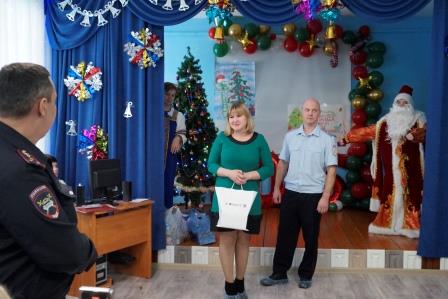 У нас прошло новогоднее представление. У нас прошло новогоднее представление.