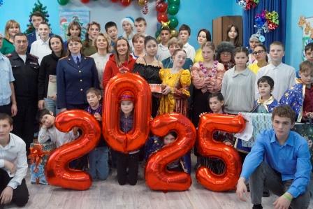 У нас прошло новогоднее представление. У нас прошло новогоднее представление.