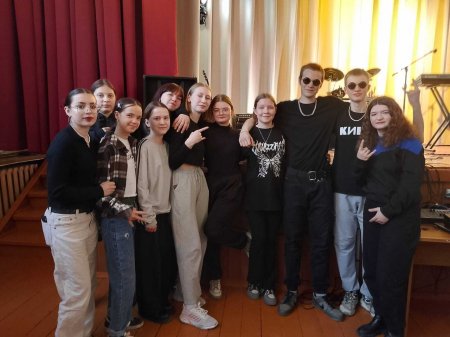 группа «ЭКИПАЖ» с программой «Звезда по имени Солнце» группа «ЭКИПАЖ» с программой «Звезда по имени Солнце»